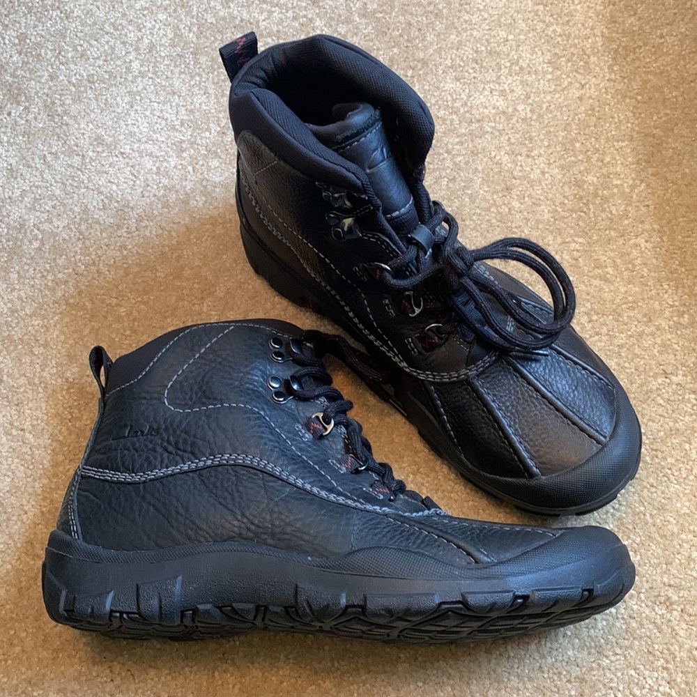 Clarks waterproof duck boots/ muckers in Black sz 9mens